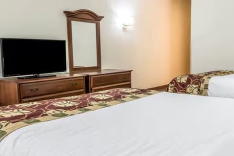 Bedroom. Interior and views may vary based on location and availabilityIn room