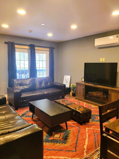 H5 - Three-Bedroom Apartment (671)