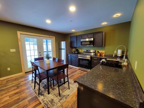 H3 - Three-Bedroom Apartment (629)