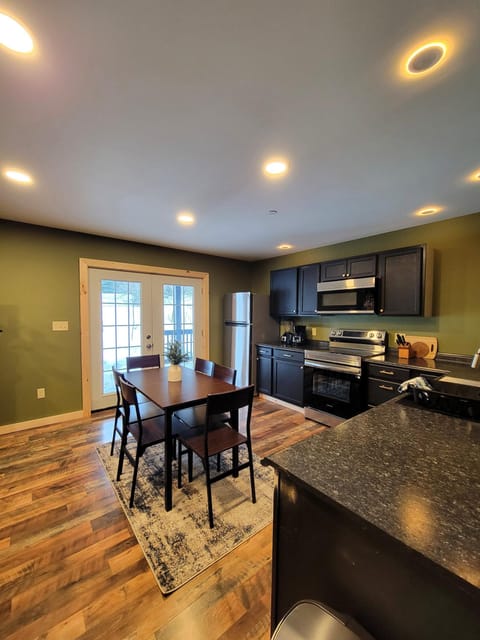 H3 - Three-Bedroom Apartment (628)