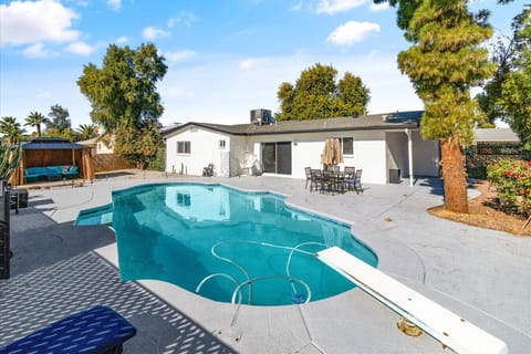 Private Pool with Gazebo Area