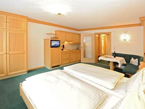 Vacation apartment Sommerstein - Pension Auhof Bed and Breakfast in Maria Alm