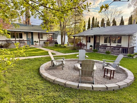 Anchor & Oak Cabins - Two Cabins on one property!