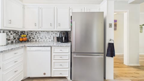 Kitchen | Stainless Steel Appliances | Granite Counters | Ample Cabinet Storage