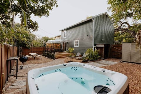 Enjoy the beautiful deck, the hot tub, dine outside, lounge in the sun. Our gorgeous backyard is incredibly cozy and only gets better at night with ambient bistro lighting and tropical vibes. *Newly installed white fence (not pictured) 
