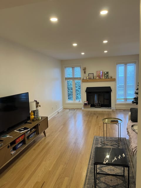 Spacious living room