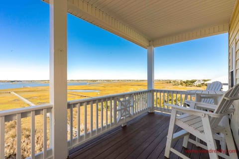 Top Floor Soundside Covered Porch