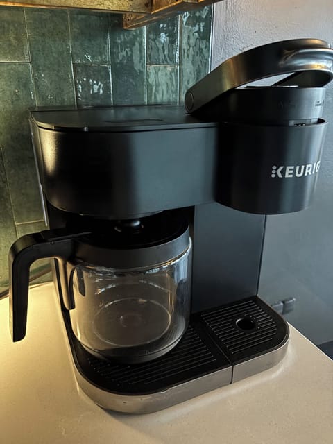 Pot and single Keurig coffee machine