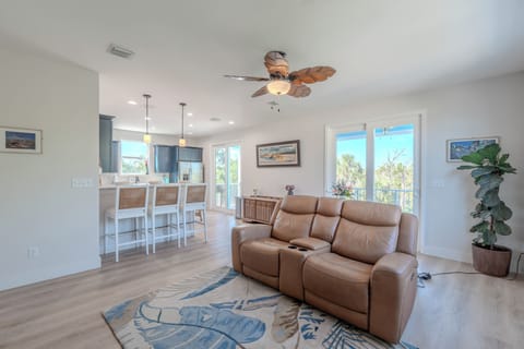 Bright open Floor concept.
