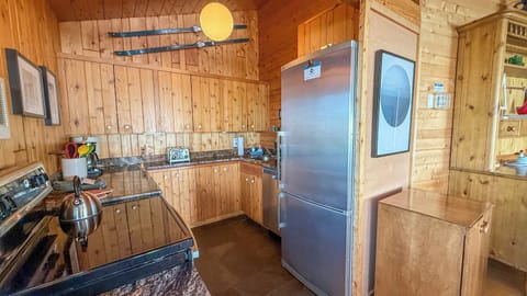 Kitchen with dishwasher