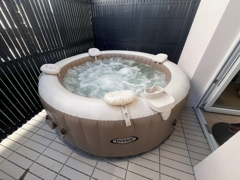 Indoor spa tub