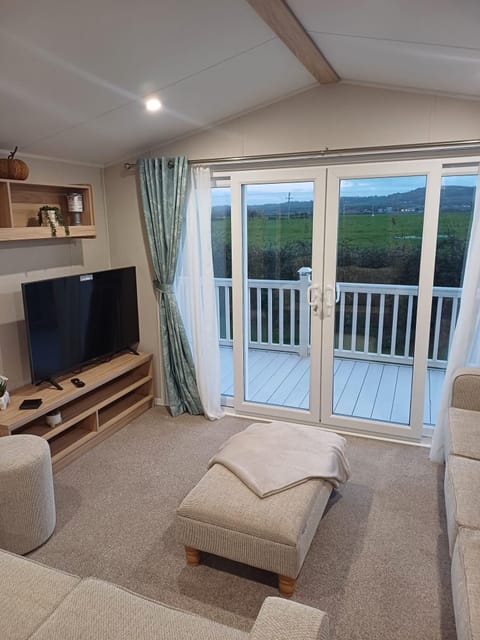 Start your welsh adventure the right way in this stunning living area. Plenty of space to relax before another day of exploring.