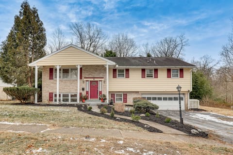 Harrisburg Vacation Rental | 5BR | 3BA | 2,450 Sq Ft | Stairs Required