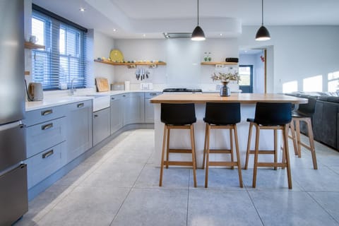 Avalon - Luxurious 4 Bedroom - Saundersfoot (27139)