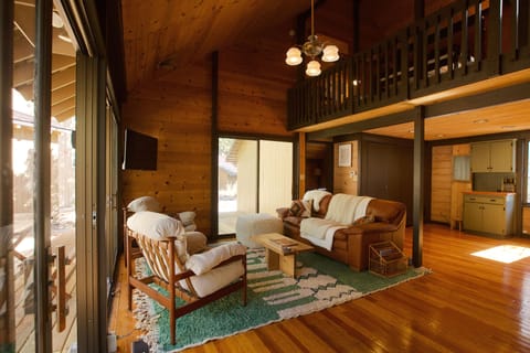  Cozy cabin blends rustic charm with modern touches