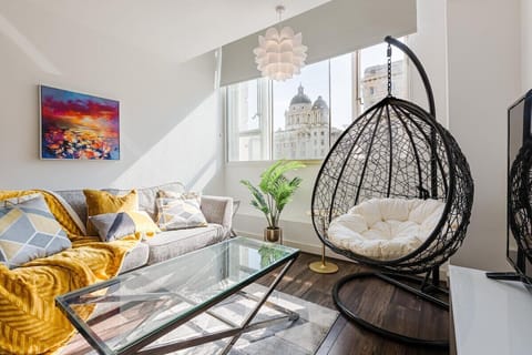 Living Room / Lounge