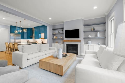 Living Room w/ Smart TV (Open To Kitchen)