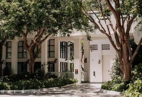 View of the unit from the outside.