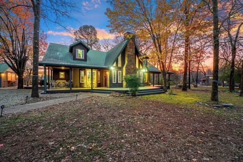 3500 hundred sq ft cabin on 1.67 acres