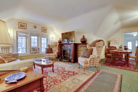 Minneapolis Vacation Rental | 1BR | 1BA | 1,300 Sq Ft | Stairs Required