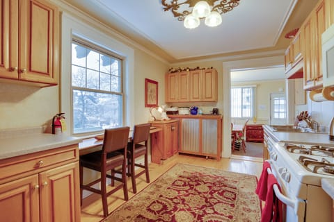 Kitchen | Coffee Maker | Dishwasher