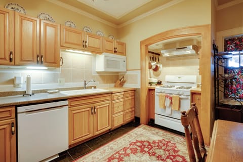 Kitchen | Refrigerator | Toaster