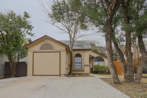 Family & Dog-Friendly Home w/Fenced Yard! House in San Antonio