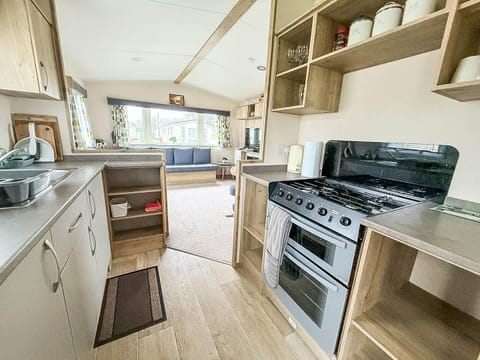 The modern kitchen is perfect for getting all the family favourites ready. The open plan diner is perfect to be able to keep the conversation going whilst you cook.