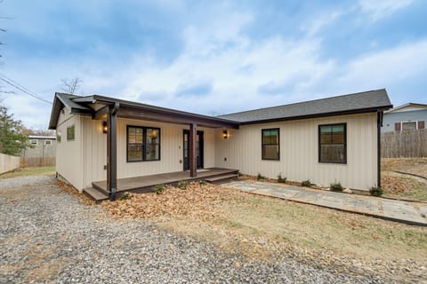 Black Mountain Vacation Rental | 3BR | 2BA | 1,514 Sq Ft | 2 Steps Required