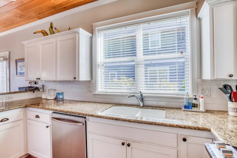 Gigi's Beach House-111