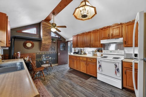 Indoors, Hardwood, Kitchen, Appliance, Ceiling Fan