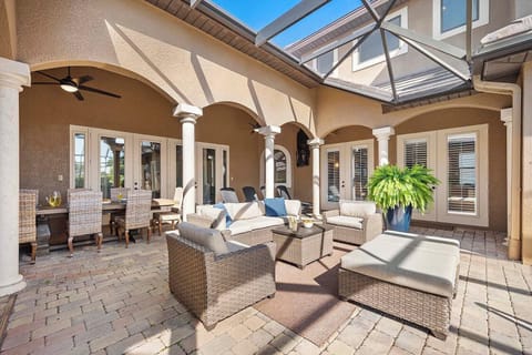 The Lanai and Pool Area has lots of Lounge Options