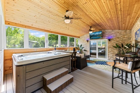 Blissful Serenity | 1500 Sqft | 3 BR | 1 BA | Private Screened-in Hot tub