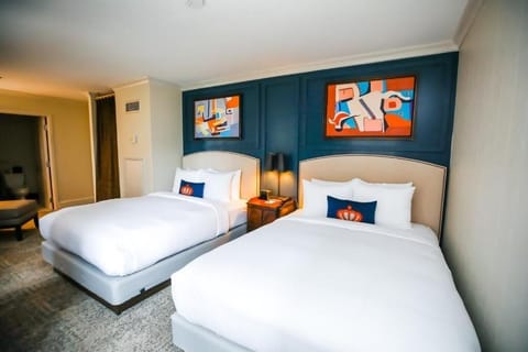 Unit with 2 Queen size beds
