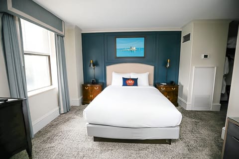 Unit with 1 Queen size bed