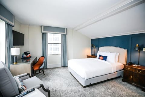 Unit with 1 Queen size bed
