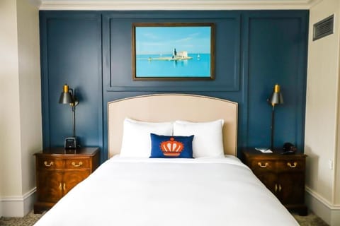 Unit with 1 Queen size bed