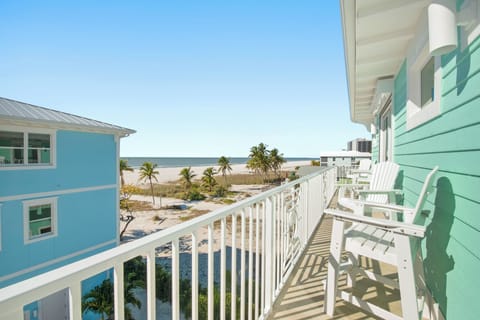 Balcony area on top floor with view of beach