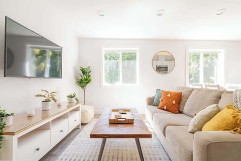 The bright sun-soaked living space is the ideal place to rest, relax and recharge