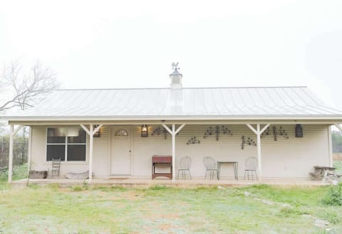 The Chef's Quarters, one of the two houses included in this rental, is a 3-bedroom, 2-bathroom home located behind the Schoolhouse and adjacent to on-site parking.