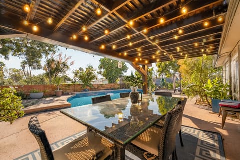 From sunny breakfasts to magical dinners under the string lights