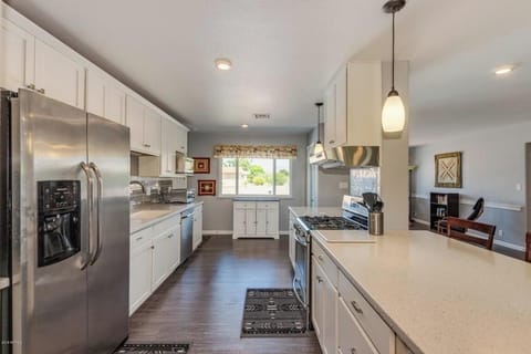 beautiful granite and S/S appliances
