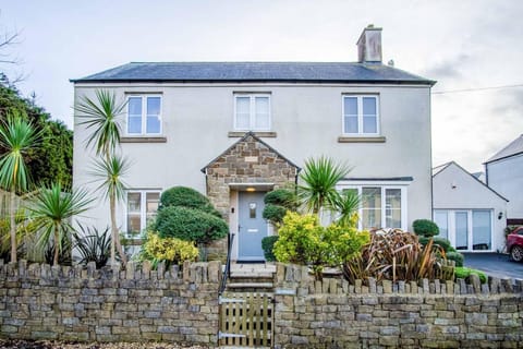 Ty Whiteford - 6 Bed Holiday Home - Llanrhidian (9569)