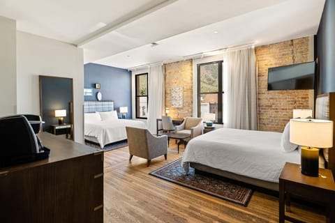 Spread out comfortably with open floors and stylish lounge seating.