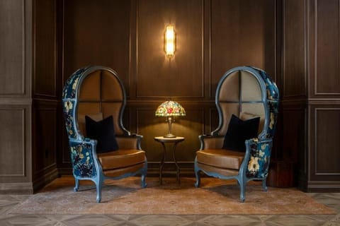 Settle into plush chairs for a quiet, intimate conversation.