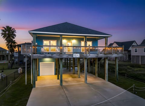 Welcome to Villa Verdie — sunset skies, salty air, and your best beach days ahead.