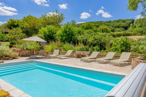 Heated swimming pool (May to end of September)
Dimensions: 3.5m x 8.5m