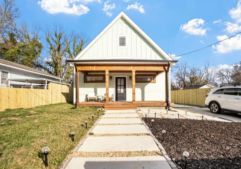 Convenient Greensboro location near Downtown, the Coliseum, UNCG, Tanger Center
