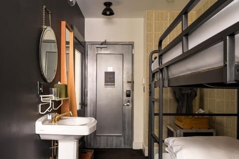 Unpack easily and enjoy a streamlined layout with bunks.