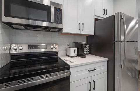 Full kitchen with brand new appliances. 